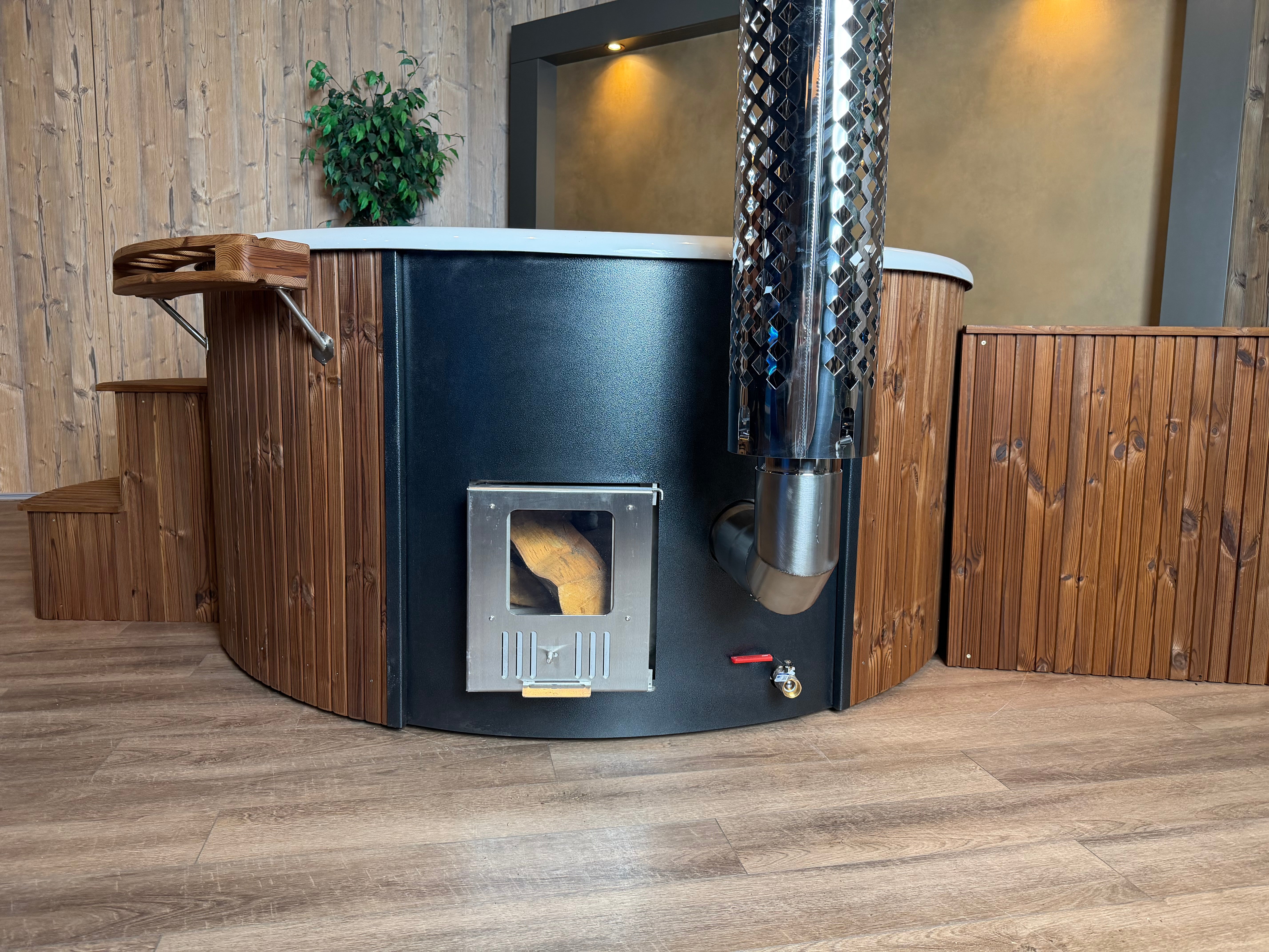 Instapklare hottub houtgestookt thermohout