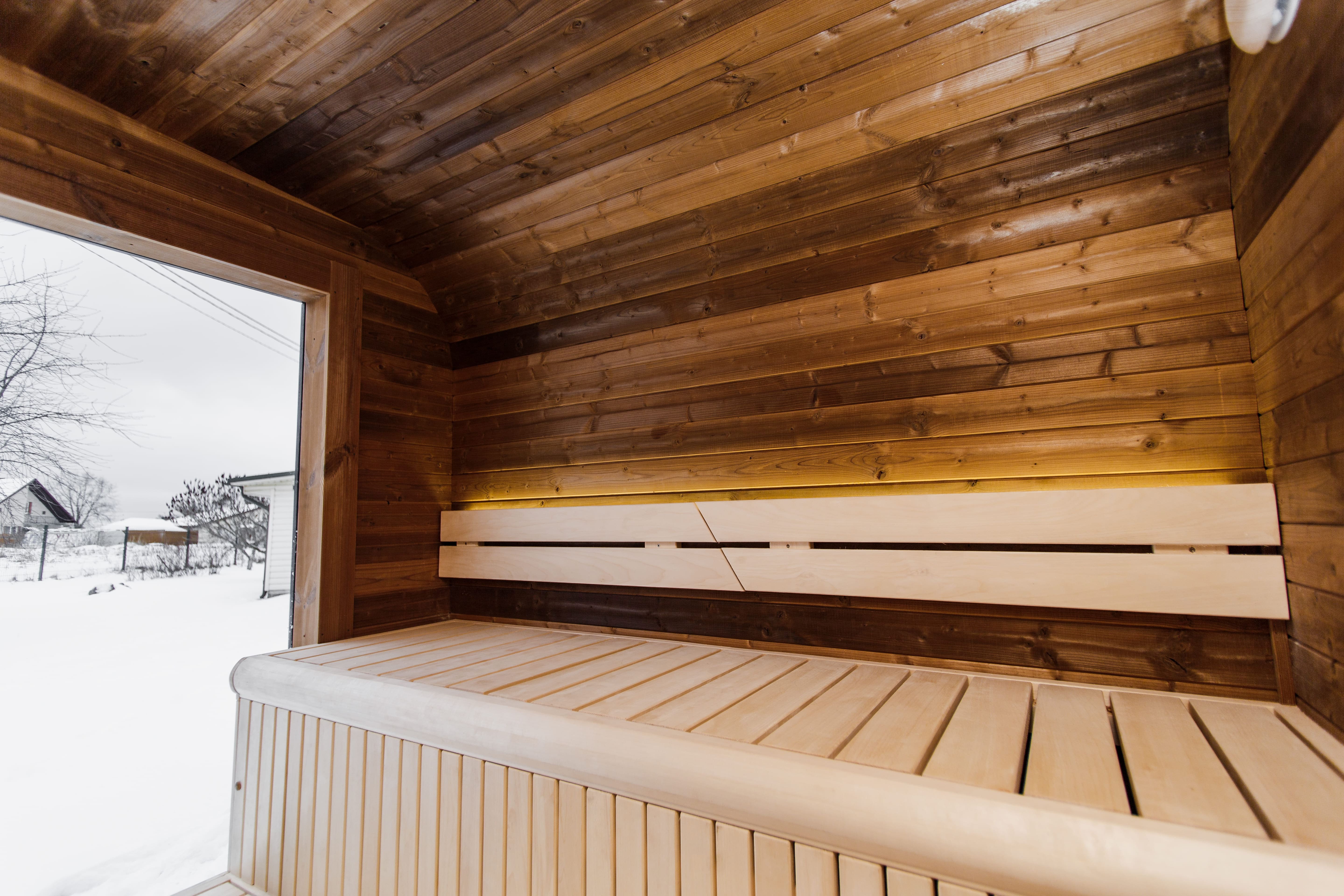 Thermohouten sauna met kleedruimte – 245 × 340 cm